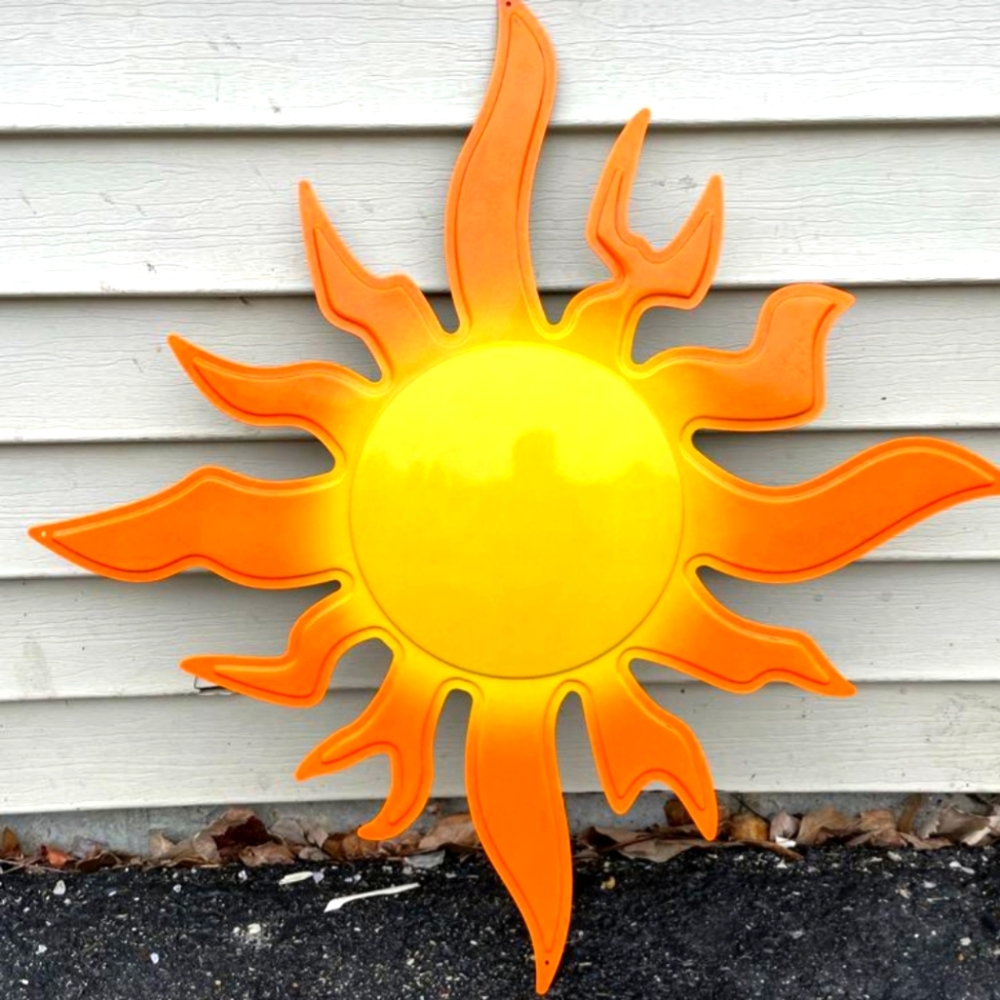 Metal Sun 25x25in